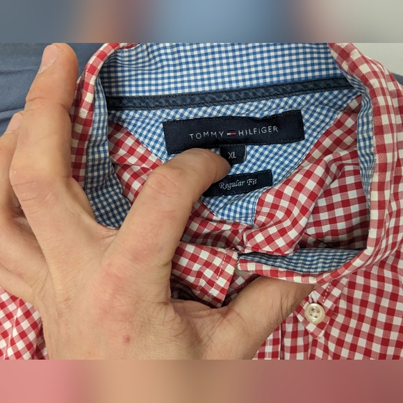Regular fit XL Tommy Hilfiger button up shirt plaided white and red brand new - Picture 2 of 4